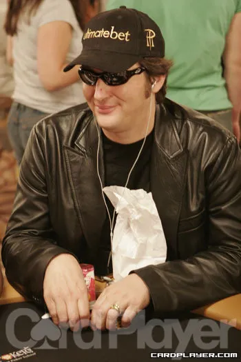 Phil Hellmuth in the Hunt for Bracelet No. 12 at 2010 World Series of Poker